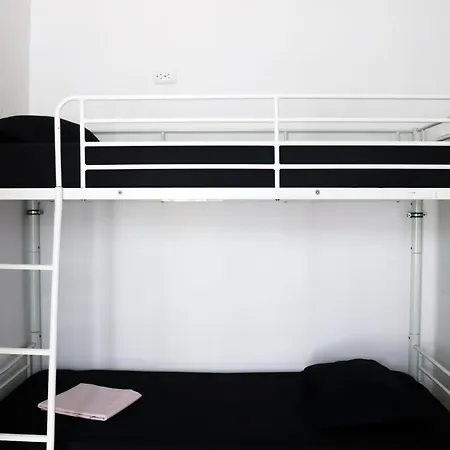 Hostel Jjs Yard 2 Λάγος